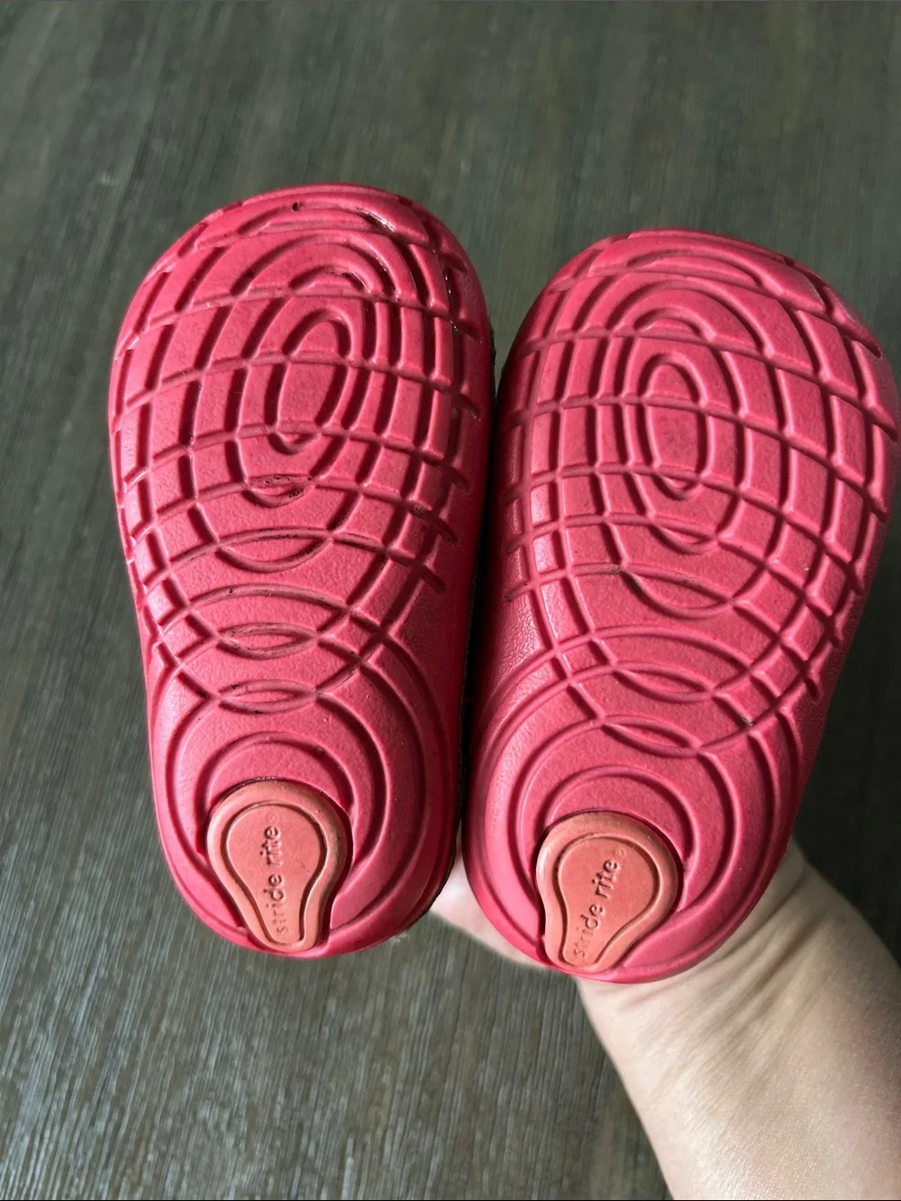 Stride Rite Girls Silver and Coral Mary Janes, Sz. 3.5, Good Condition.